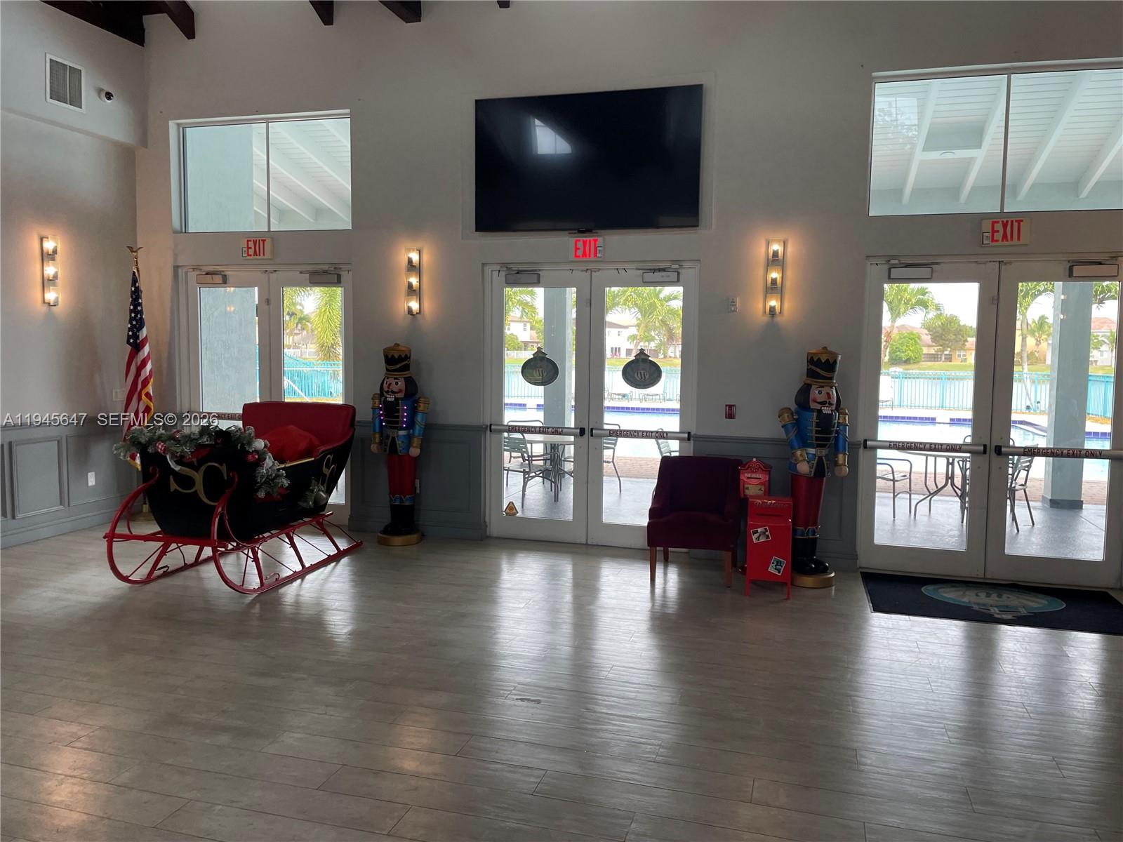 PORTOFINO OAKS - Residential