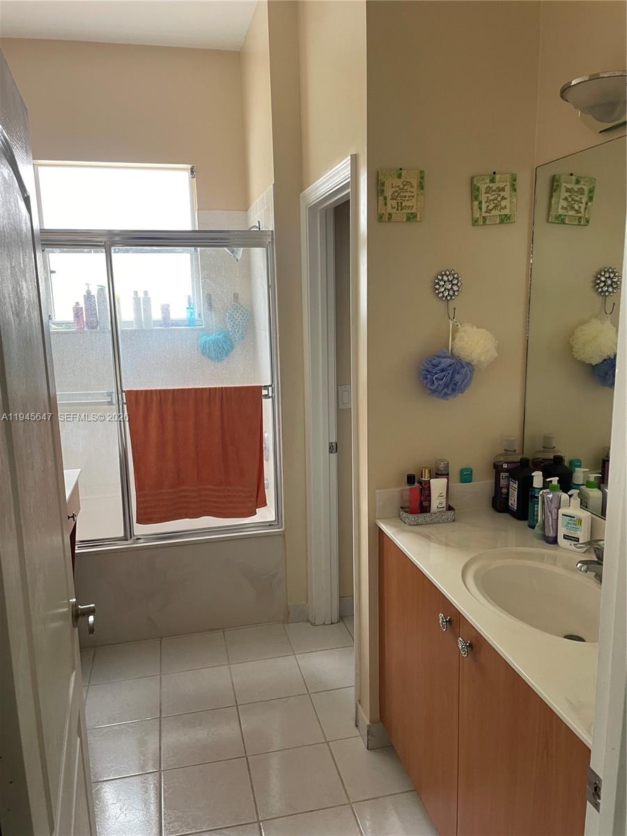 PORTOFINO OAKS - Residential