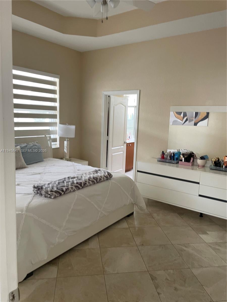 PORTOFINO OAKS - Residential