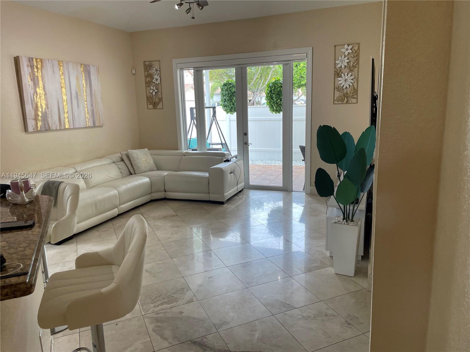 PORTOFINO OAKS - Residential