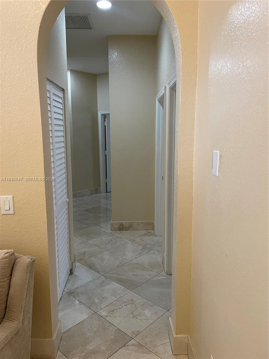 PORTOFINO OAKS - Residential