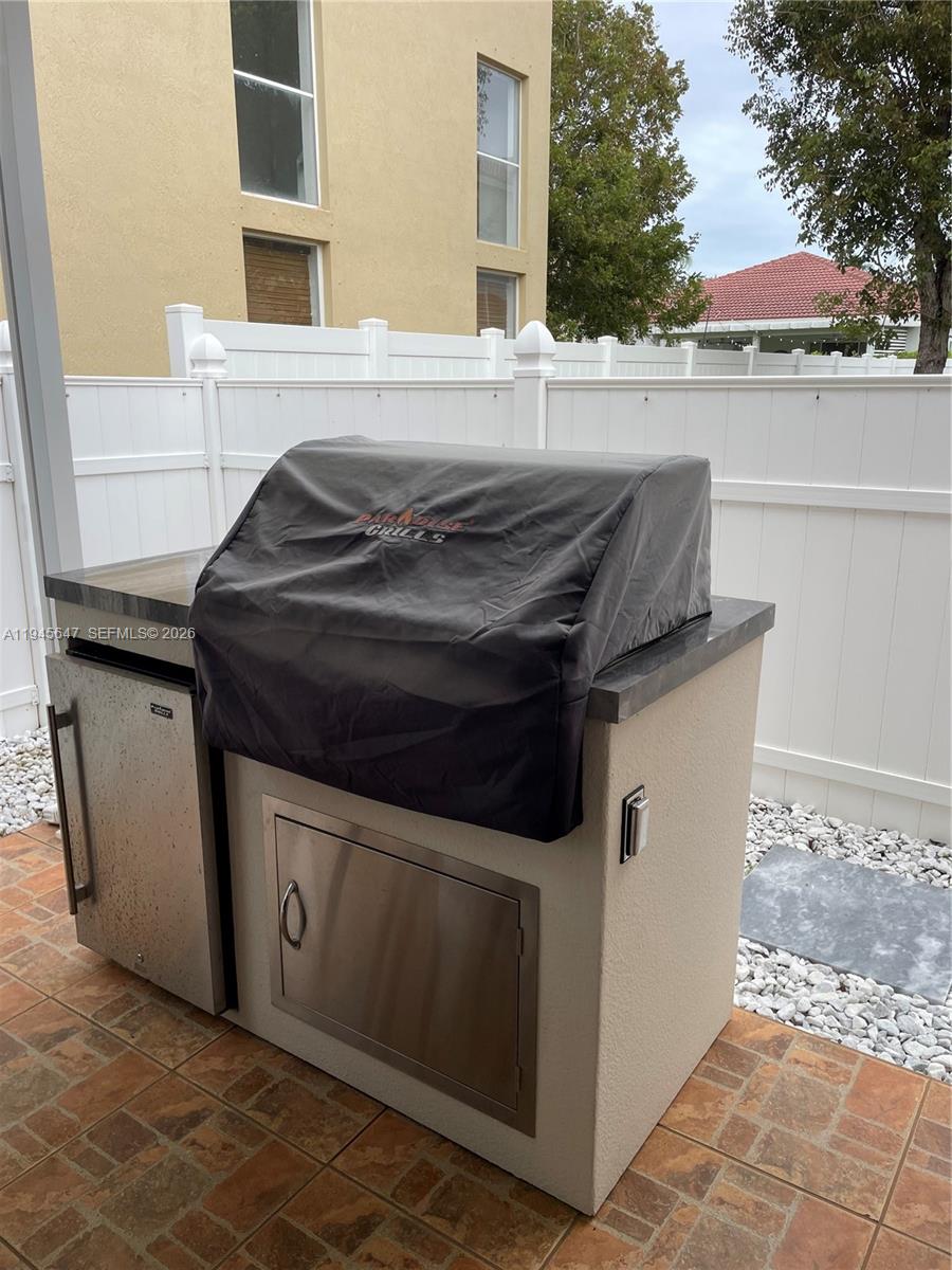 PORTOFINO OAKS - Residential