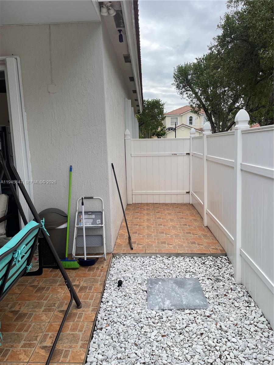 PORTOFINO OAKS - Residential