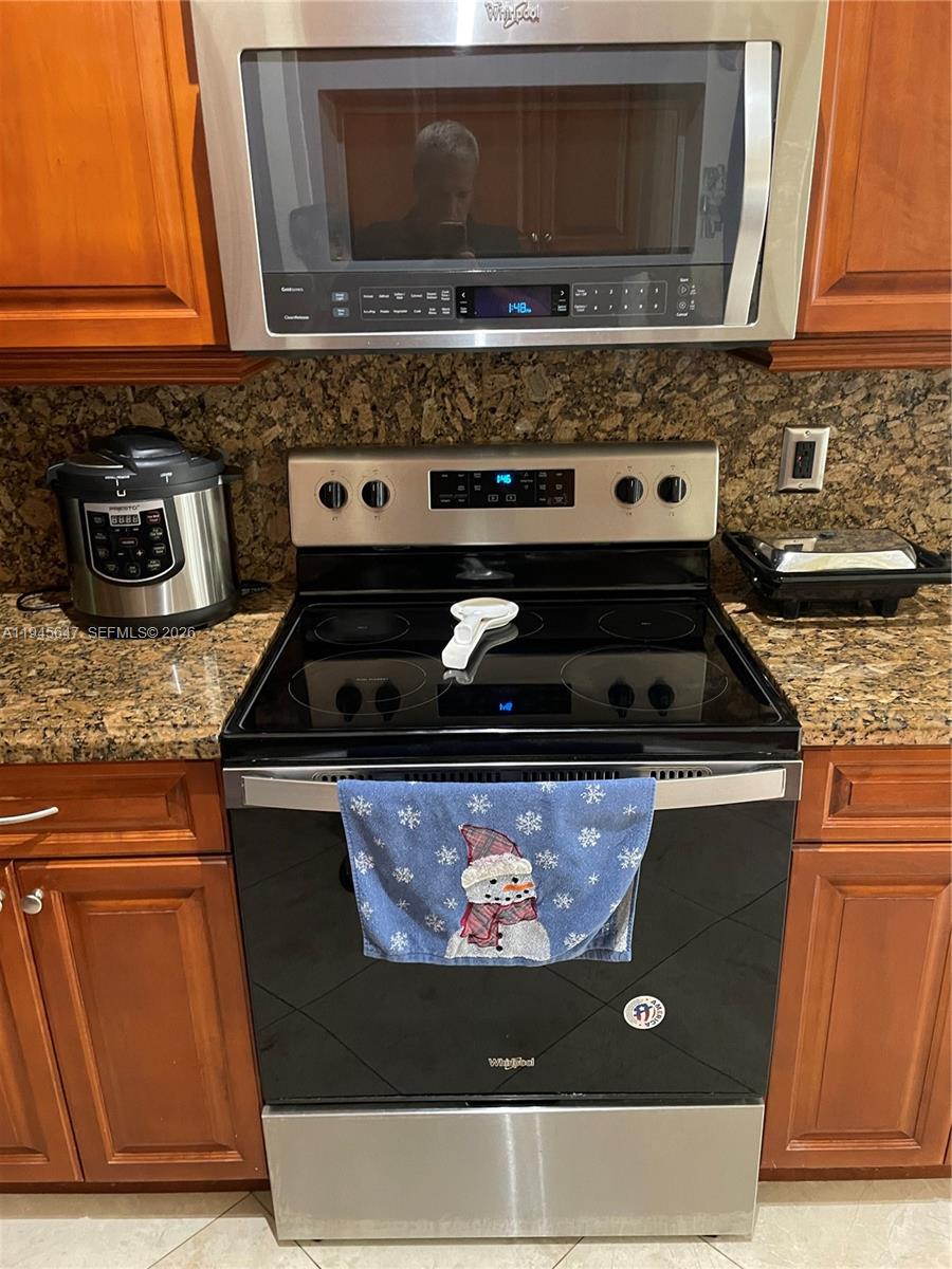 PORTOFINO OAKS - Residential