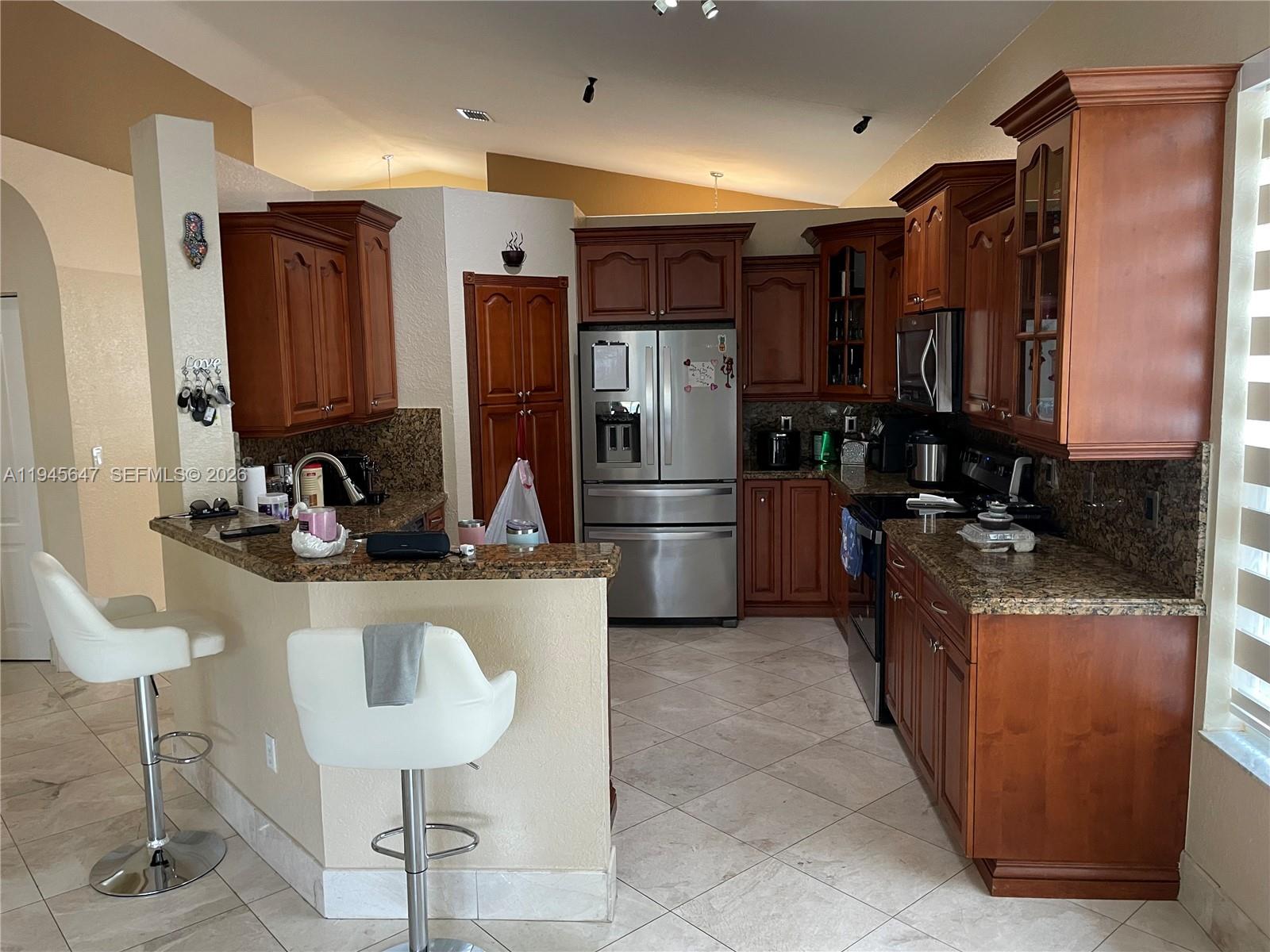 PORTOFINO OAKS - Residential