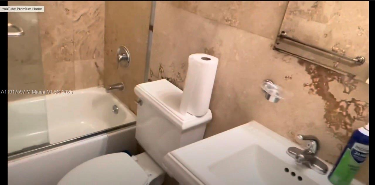 LUCAYA CONDO - Residential Lease