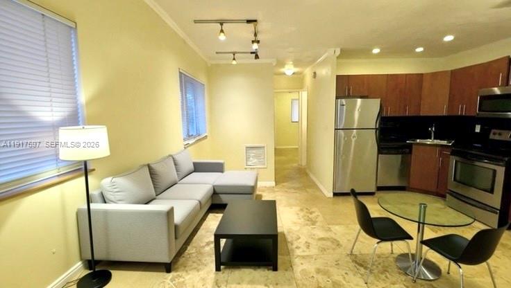 LUCAYA CONDO - Residential Lease