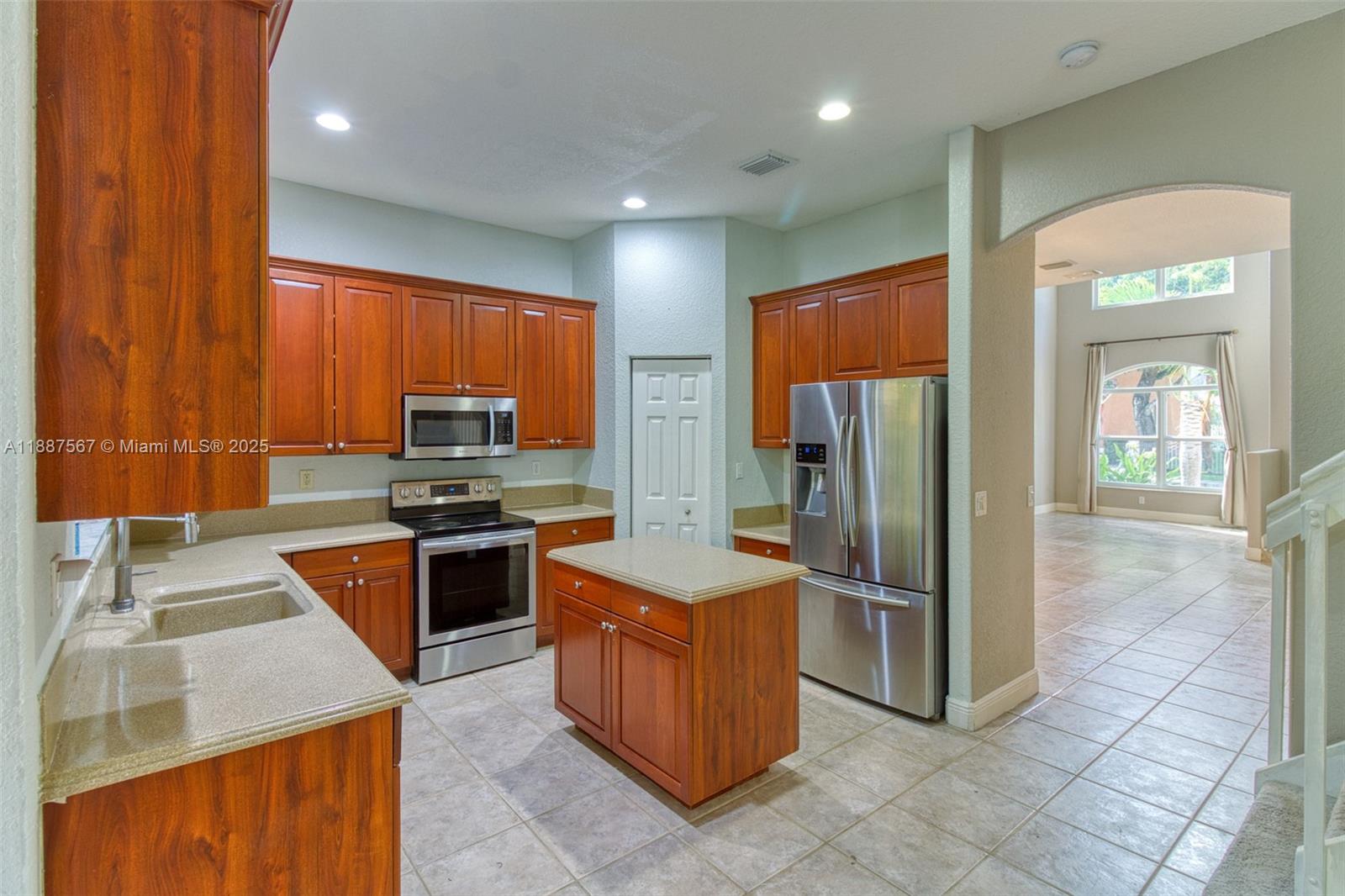 MAPLE RIDGE - Residential Lease