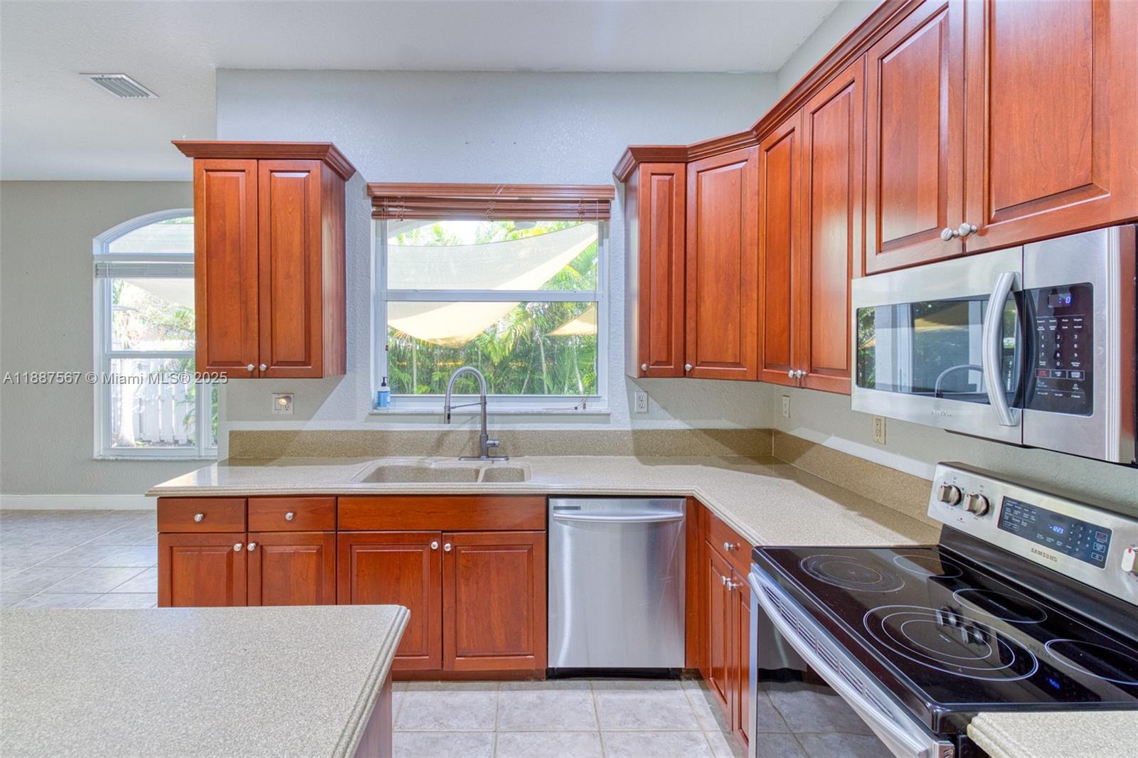 MAPLE RIDGE - Residential Lease