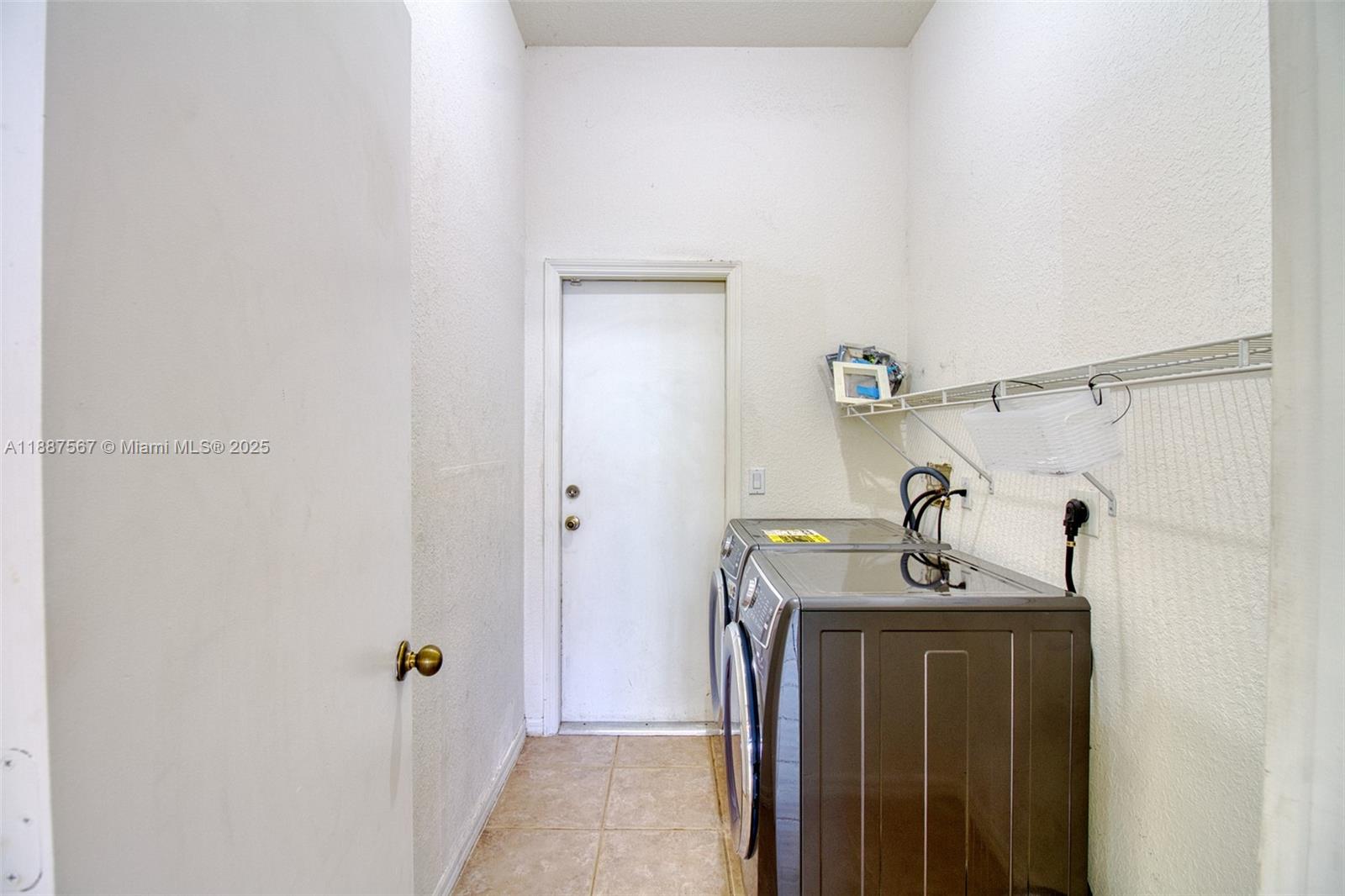 MAPLE RIDGE - Residential Lease