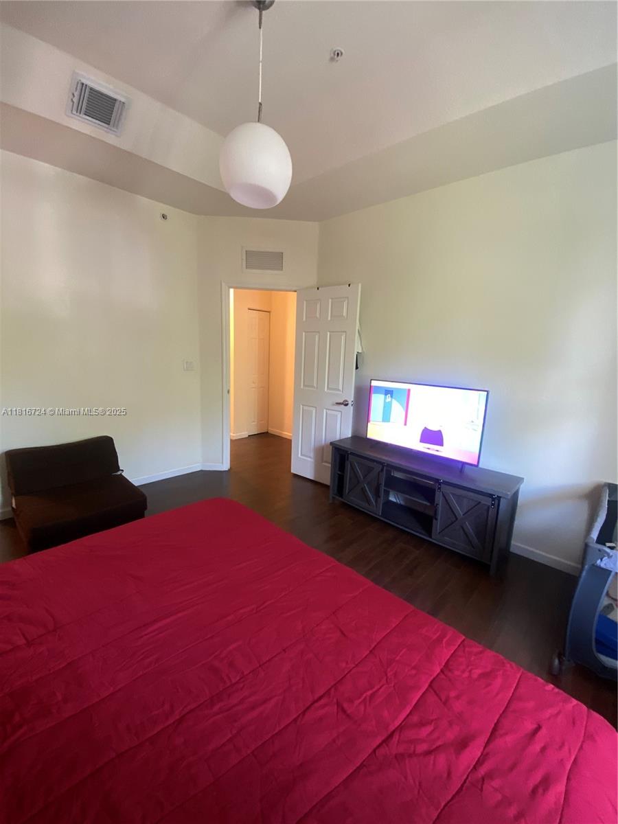 ST MORITZ AT DORAL CONDO - Residential