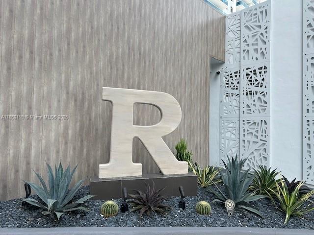 RONEY PALACE CONDO - Residential Lease