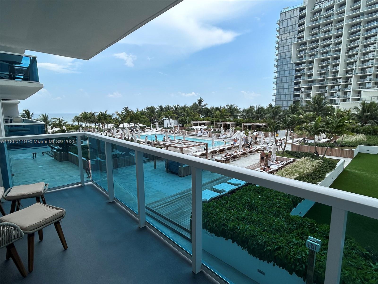 2301 Collins Ave 306