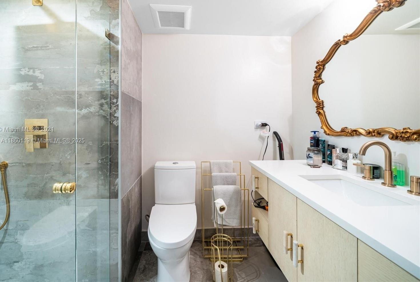 RONEY PALACE CONDO - Residential Lease