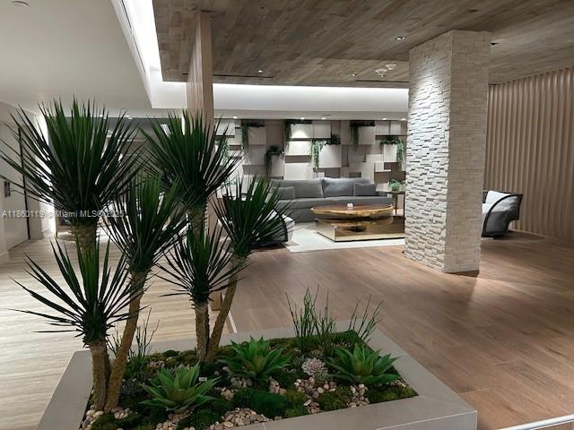 RONEY PALACE CONDO - Residential Lease