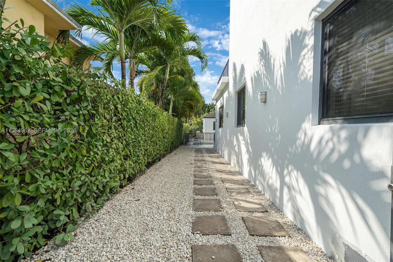 STUARTS SUB - Residential Lease