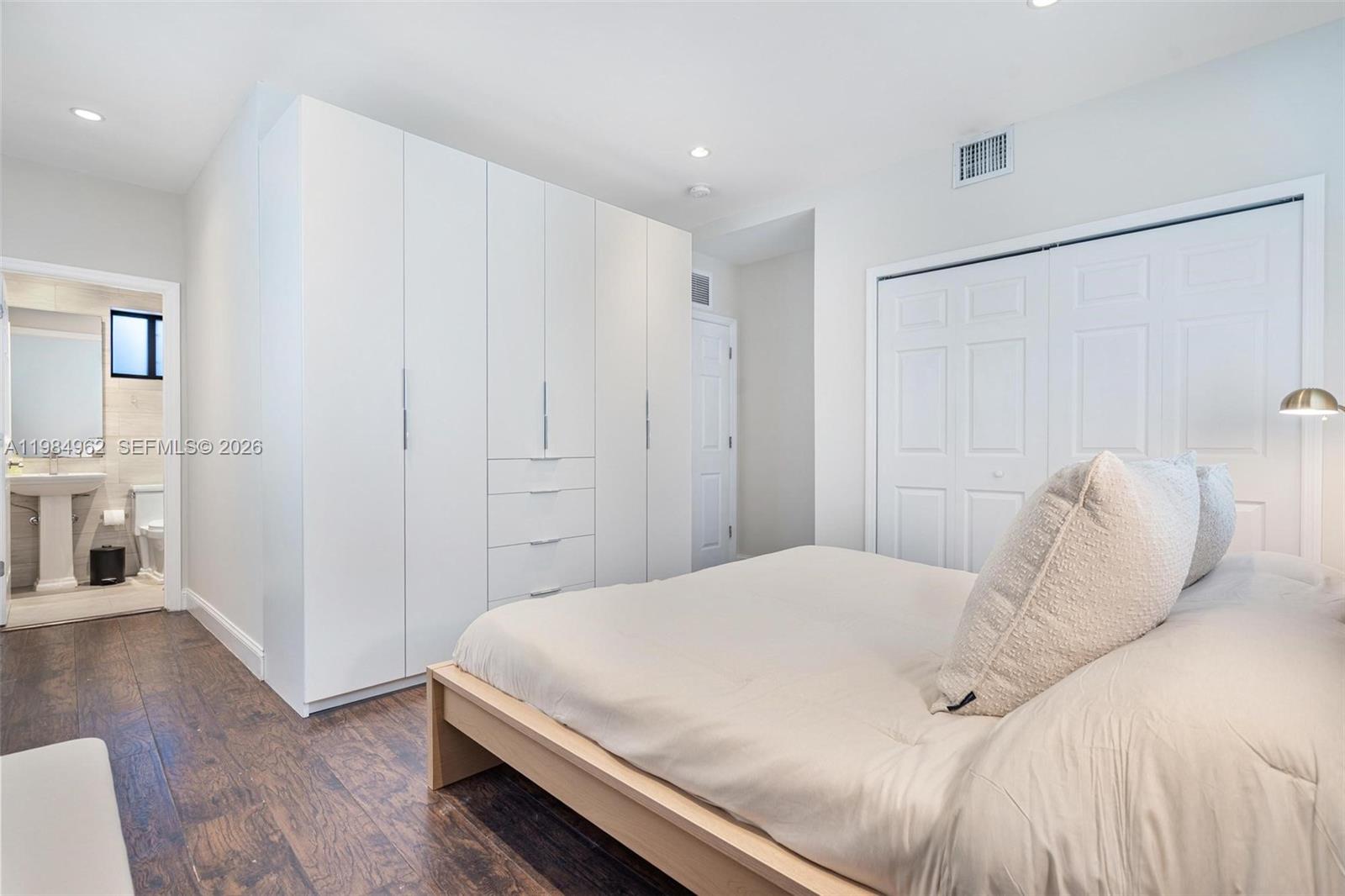 STUARTS SUB - Residential Lease