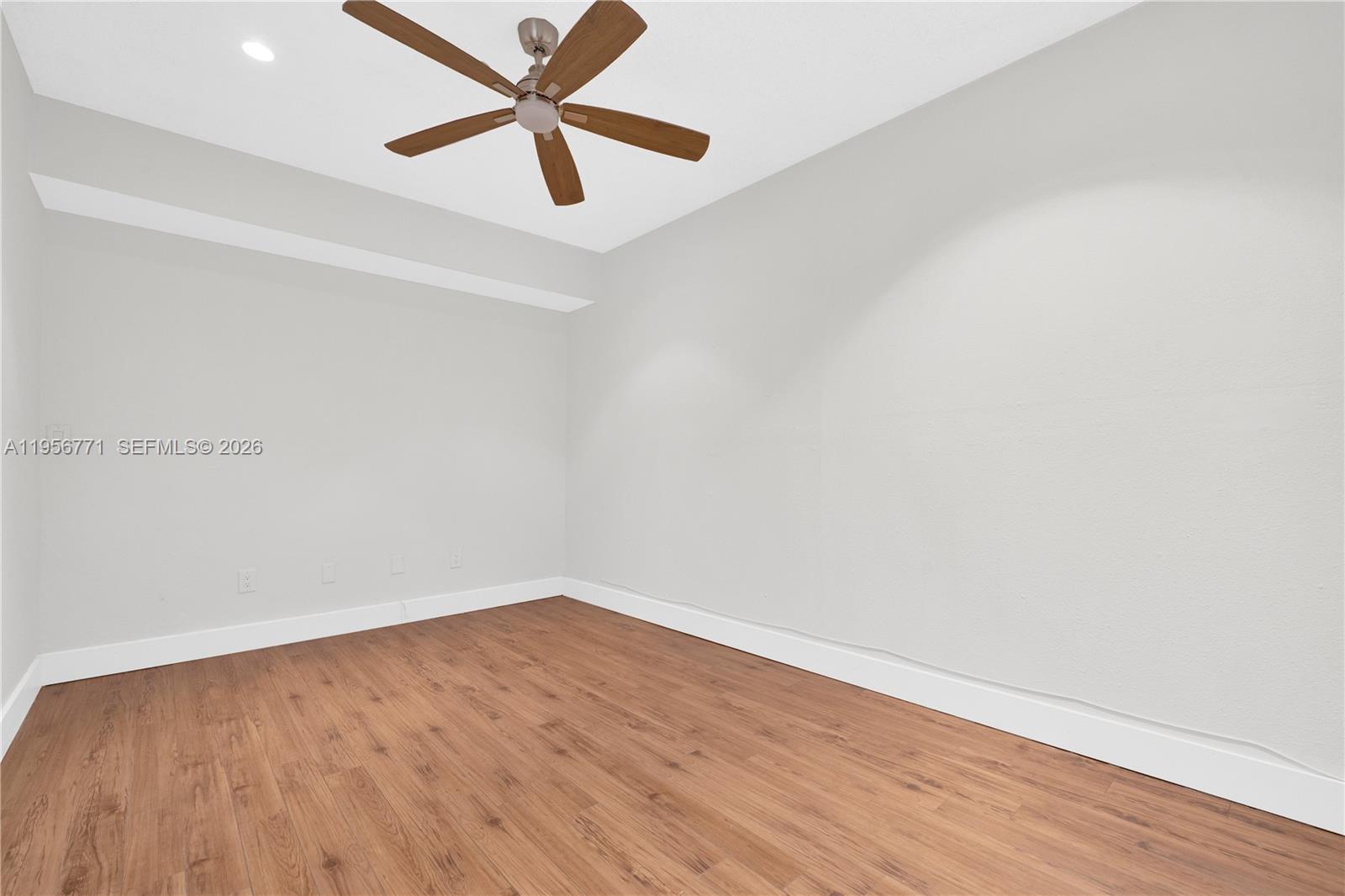 LAKES BY THE BAY SEC 6 - Residential Lease