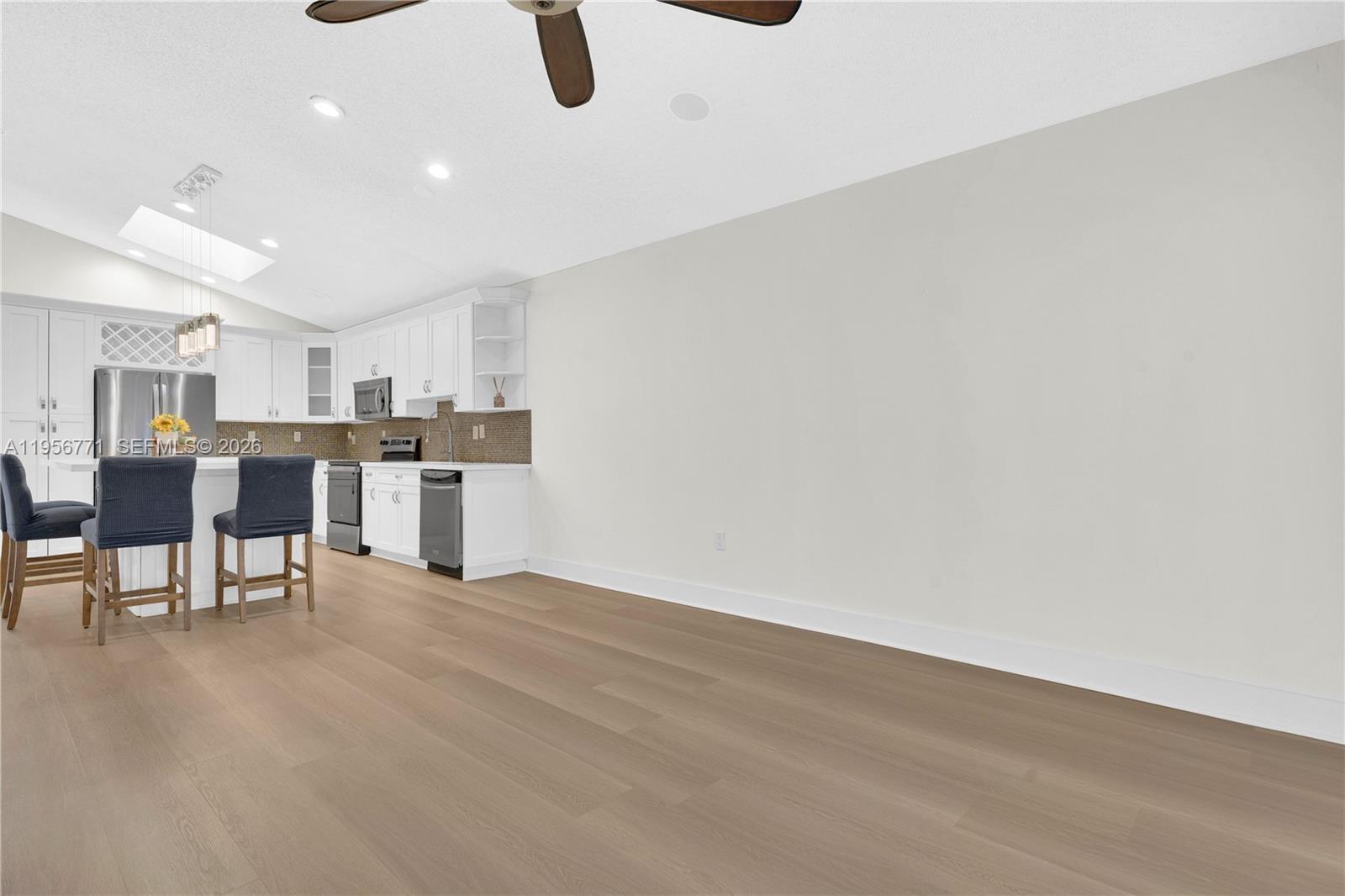 LAKES BY THE BAY SEC 6 - Residential Lease