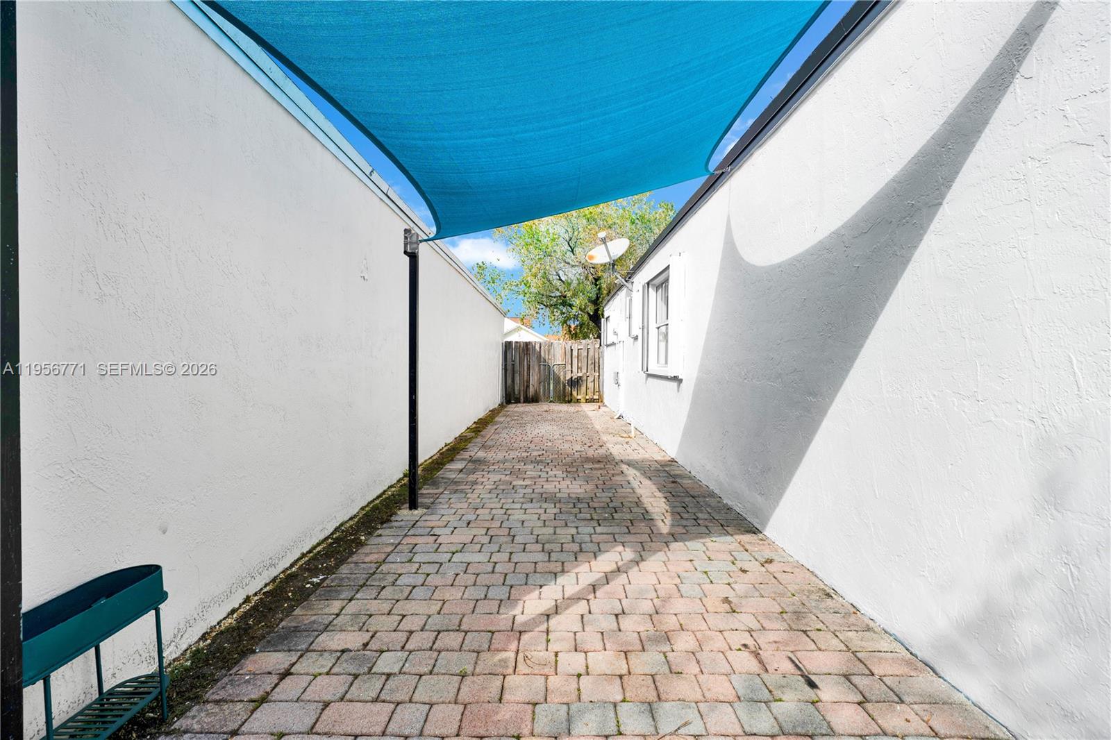 LAKES BY THE BAY SEC 6 - Residential Lease