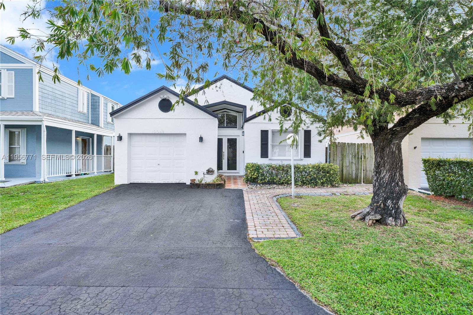 LAKES BY THE BAY SEC 6 - Residential Lease