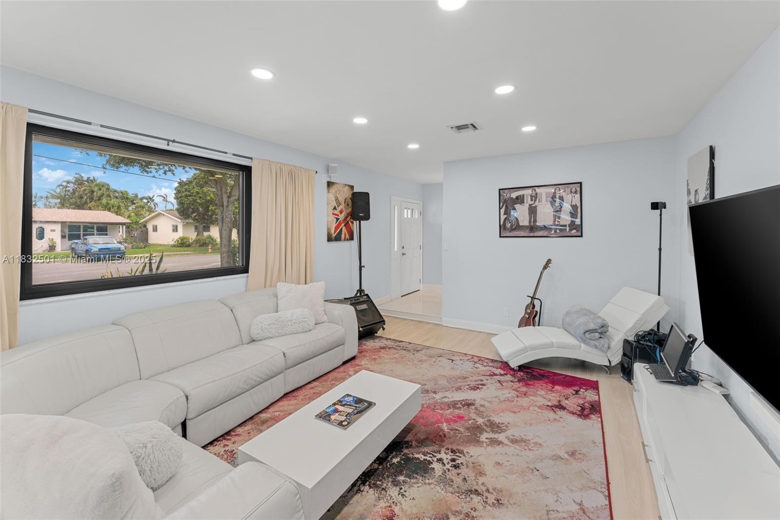 1433 NW 8th St 1433