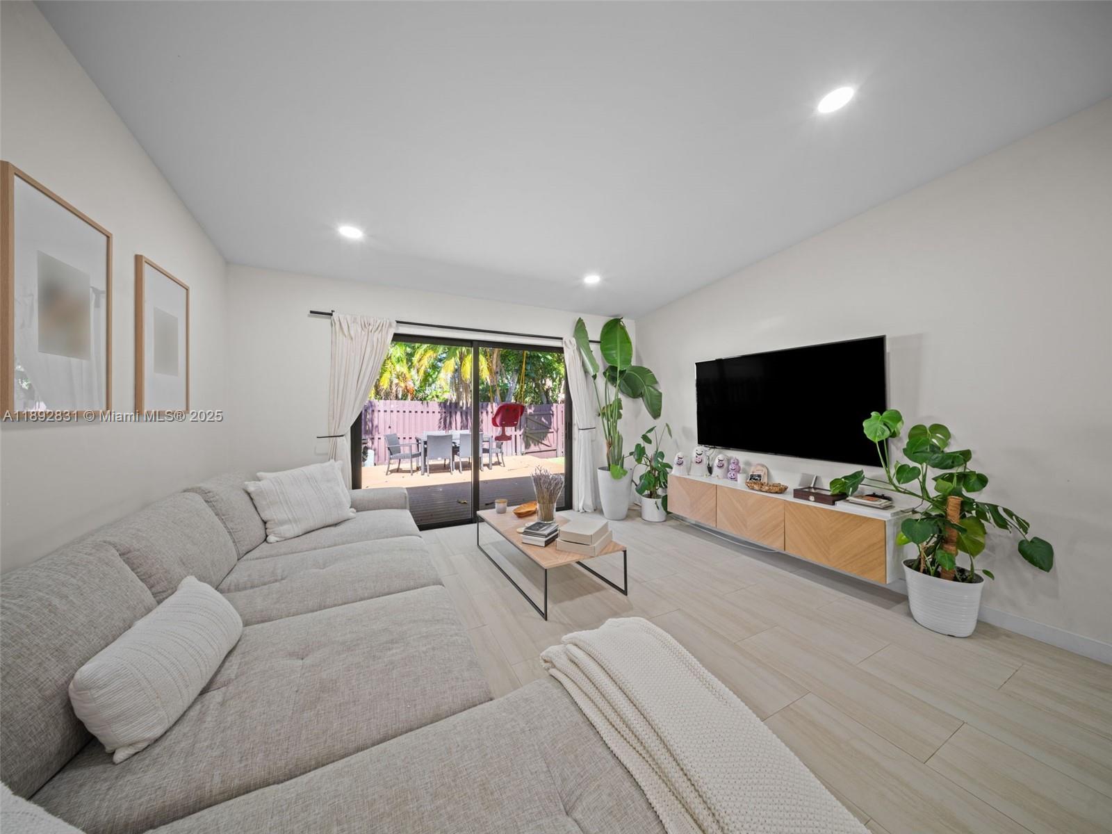 HEFTLER TOWNHOUSES - Residential
