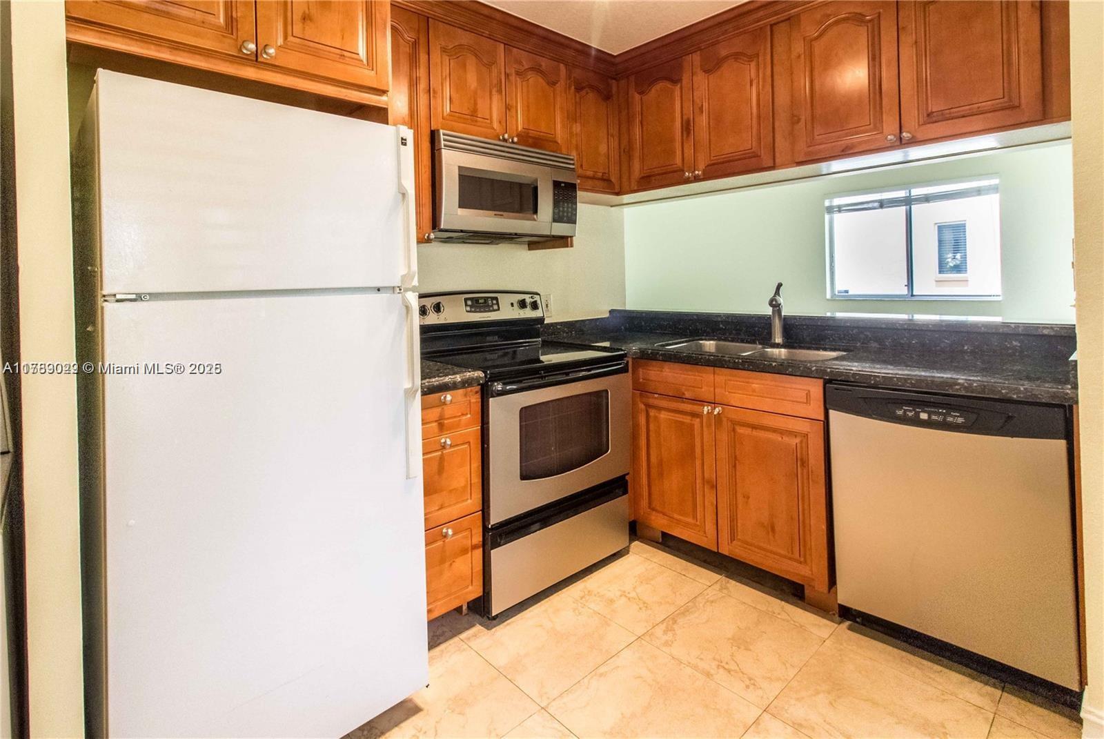 1155 Coral Club Dr 1155