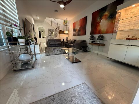 6923 Julia Gardens Dr Coconut Creek FL 33073