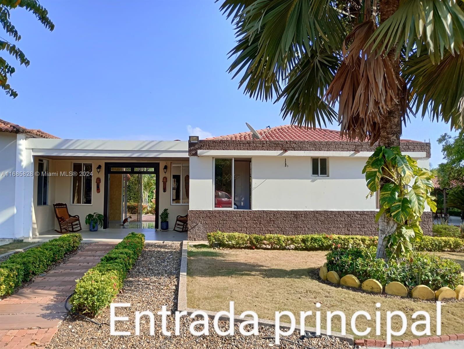 Condominio La Hacienda - Residential