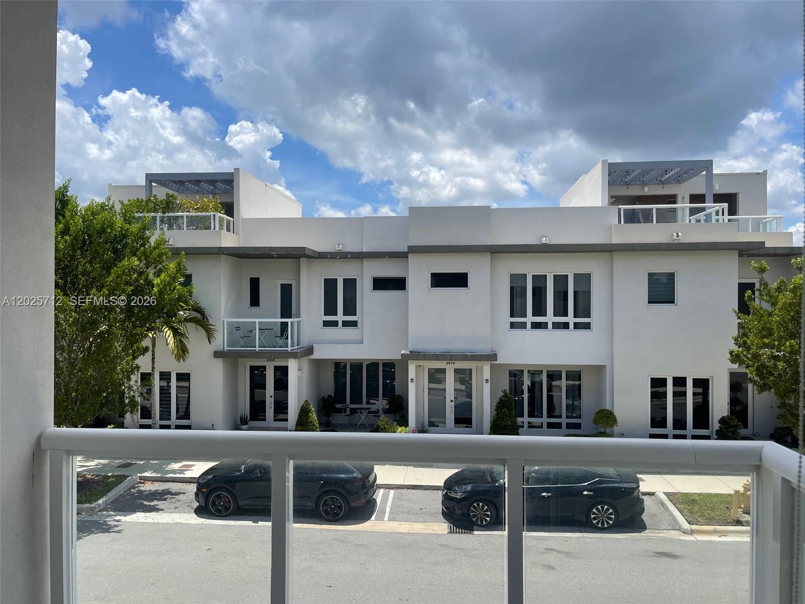 LANDMARK AT DORAL - Residential
