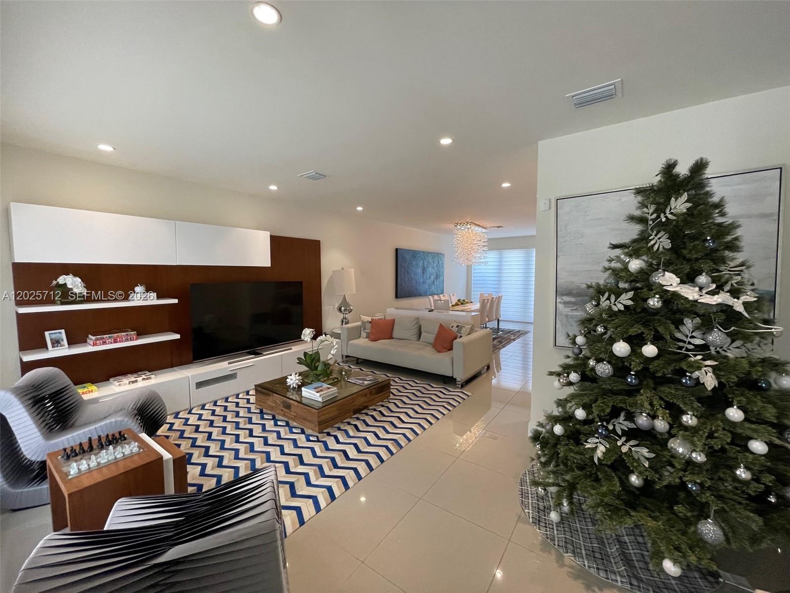 LANDMARK AT DORAL - Residential