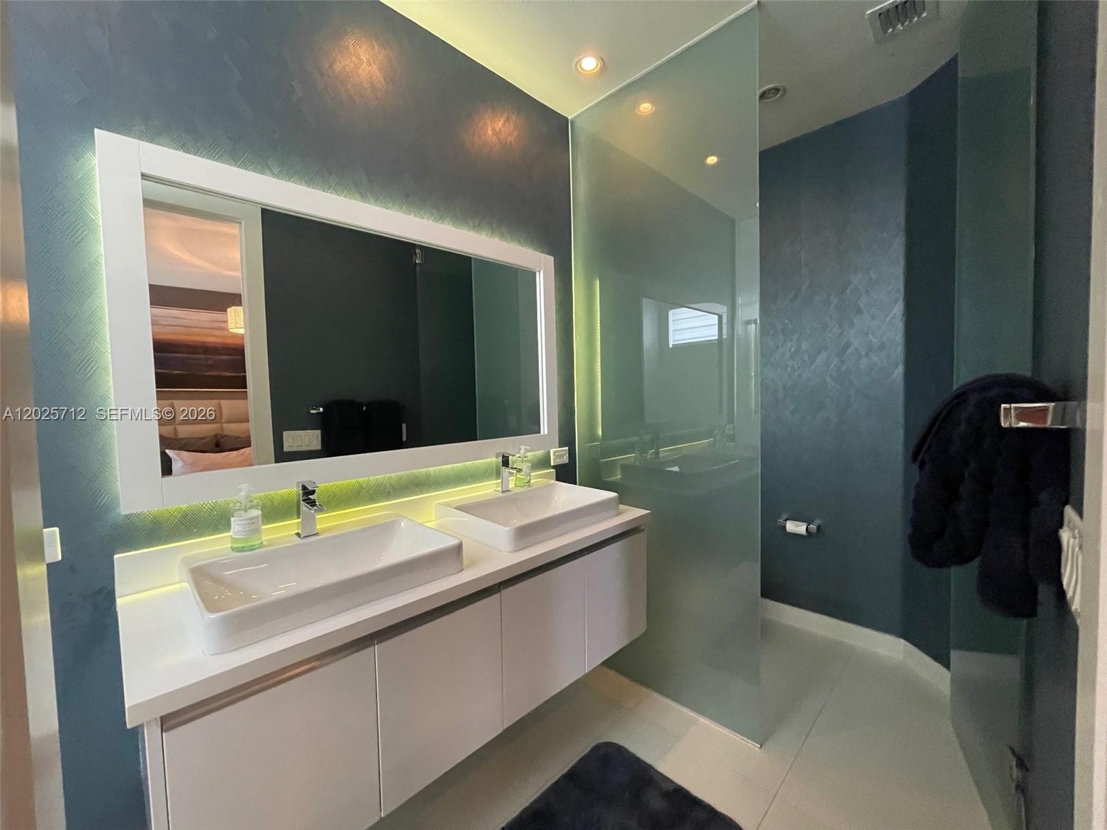 LANDMARK AT DORAL - Residential