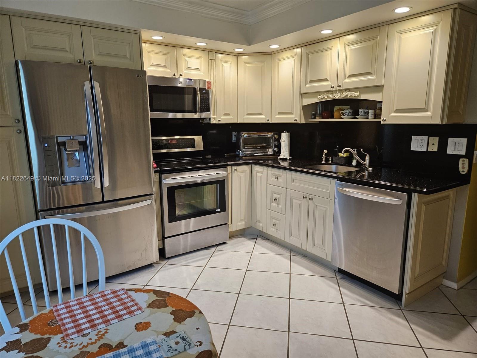 KINGS POINT 2 - Residential Lease