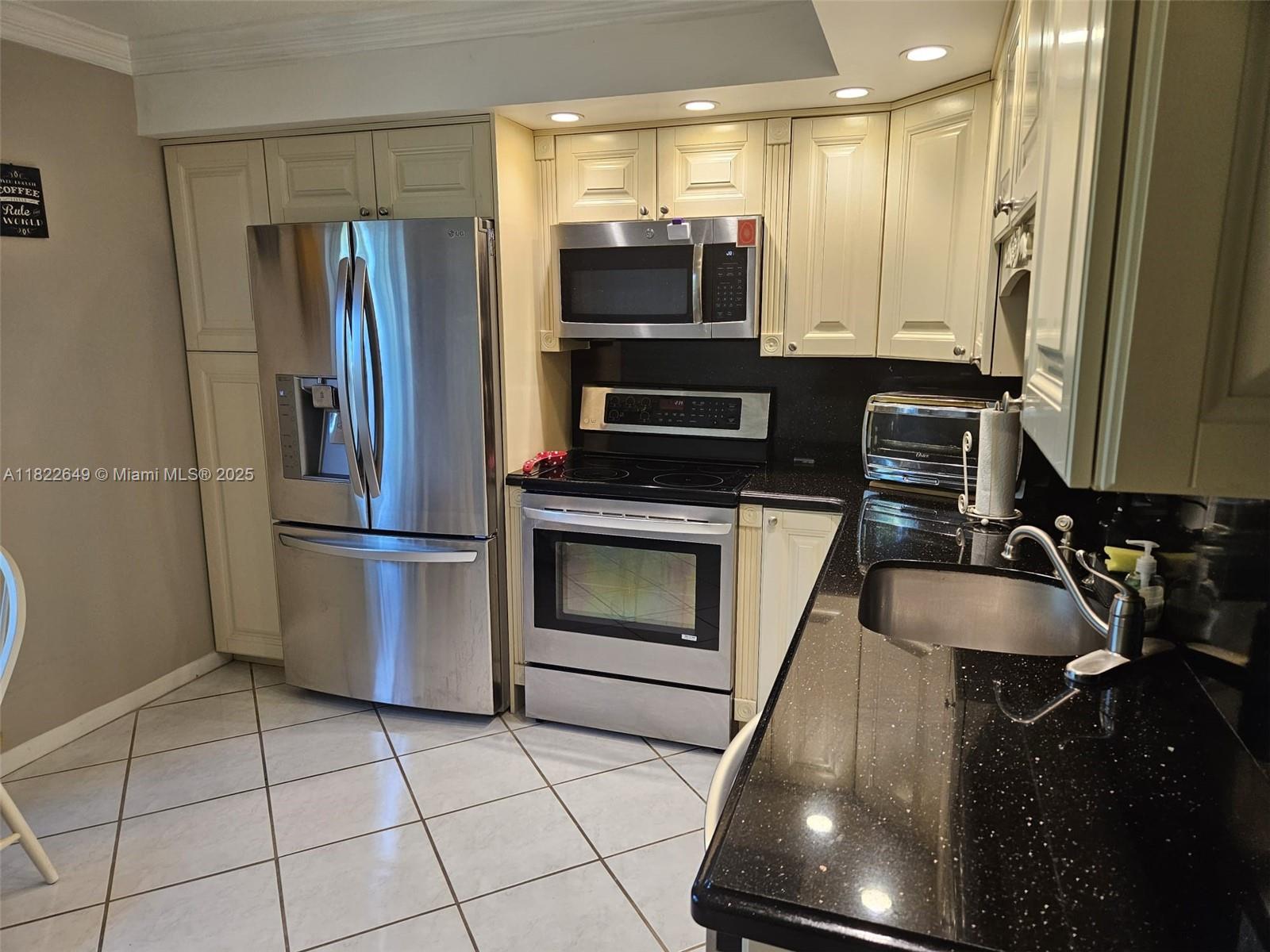 KINGS POINT 2 - Residential Lease