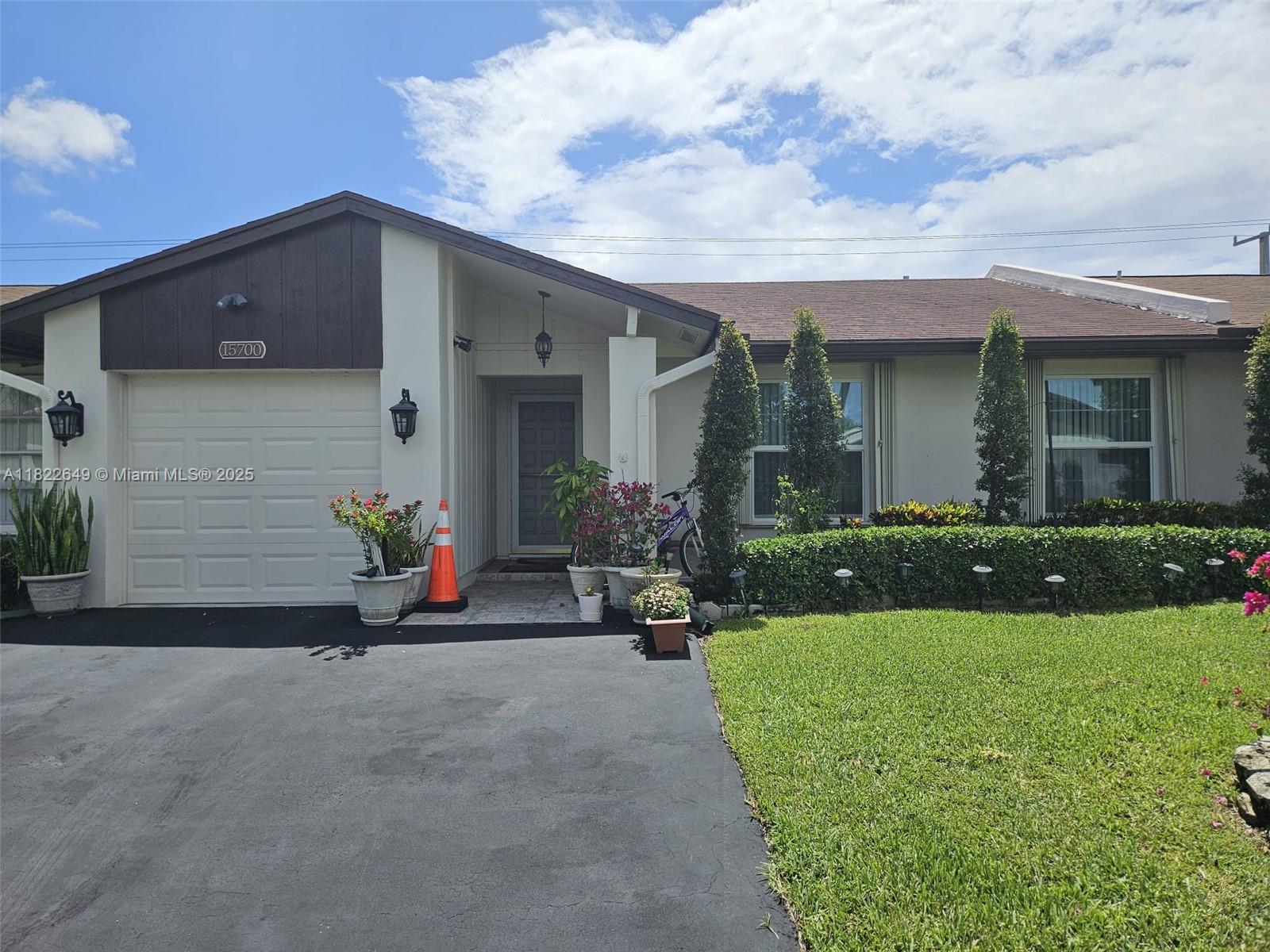 Your Search Is Over!
Discover this charming villa now available for rent in the prestigious Las Verdes community of Delray Beach. This spacious home features 3 bedrooms, 2 bathrooms, and an open layout with plenty of living space. Enjoy a large kitchen with granite countertops, stainless steel appliances, and ample room to cook and entertain.
Additional highlights include a 1-car garage and parking for 2–3 more cars in the driveway, plus a beautiful backyard with a gazebo—perfect for relaxing or hosting guests.
Las Verdes offers resort-style amenities including a pool, fitness center, tennis, and pickleball courts.
Experience the best of Florida living—schedule a visit today!