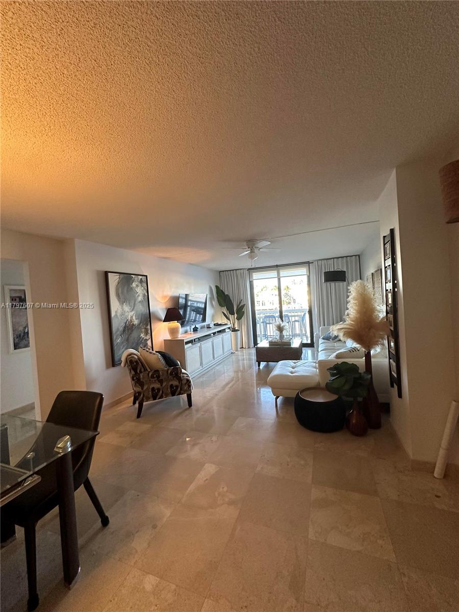 ALLINGTON TOWERS SOUTH - Residential Lease