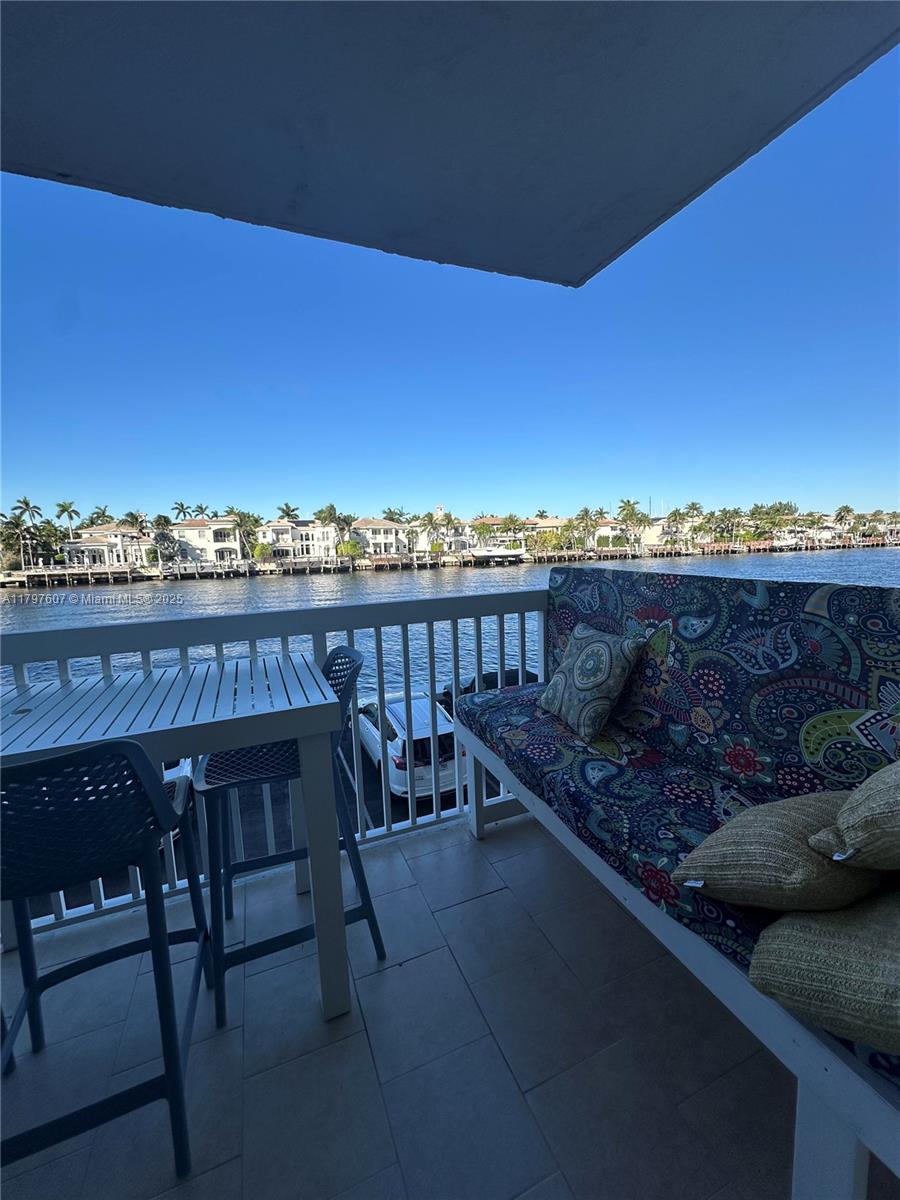 ALLINGTON TOWERS SOUTH - Residential Lease