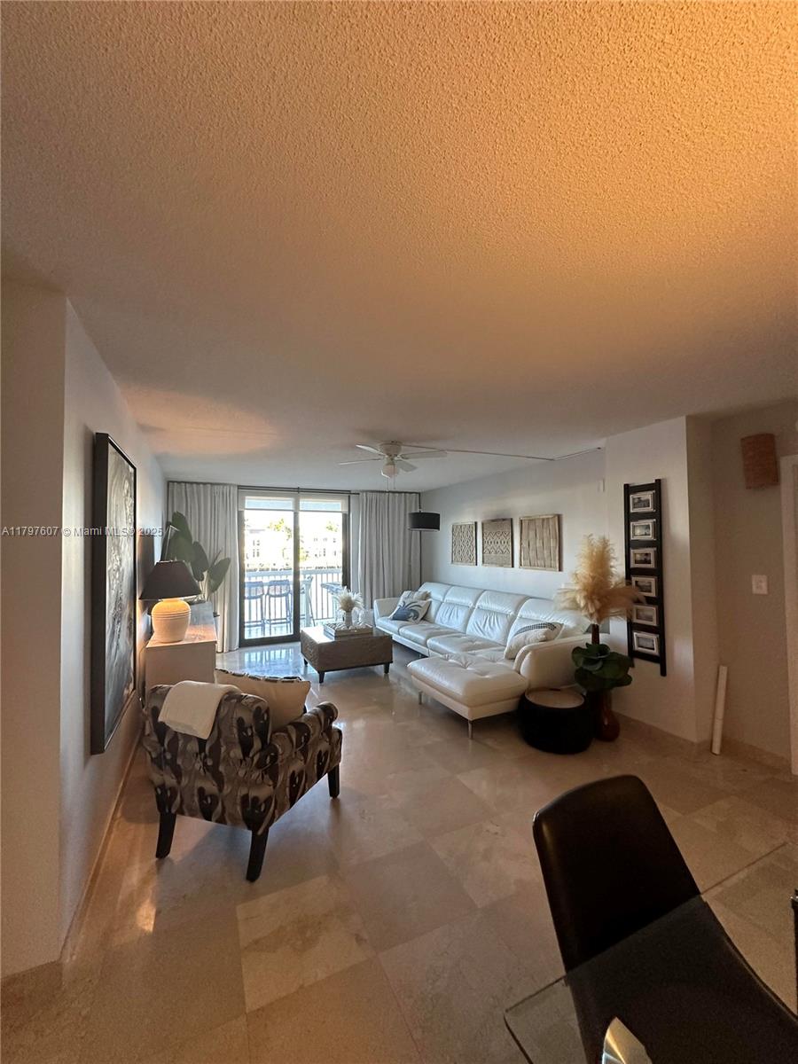 ALLINGTON TOWERS SOUTH - Residential Lease