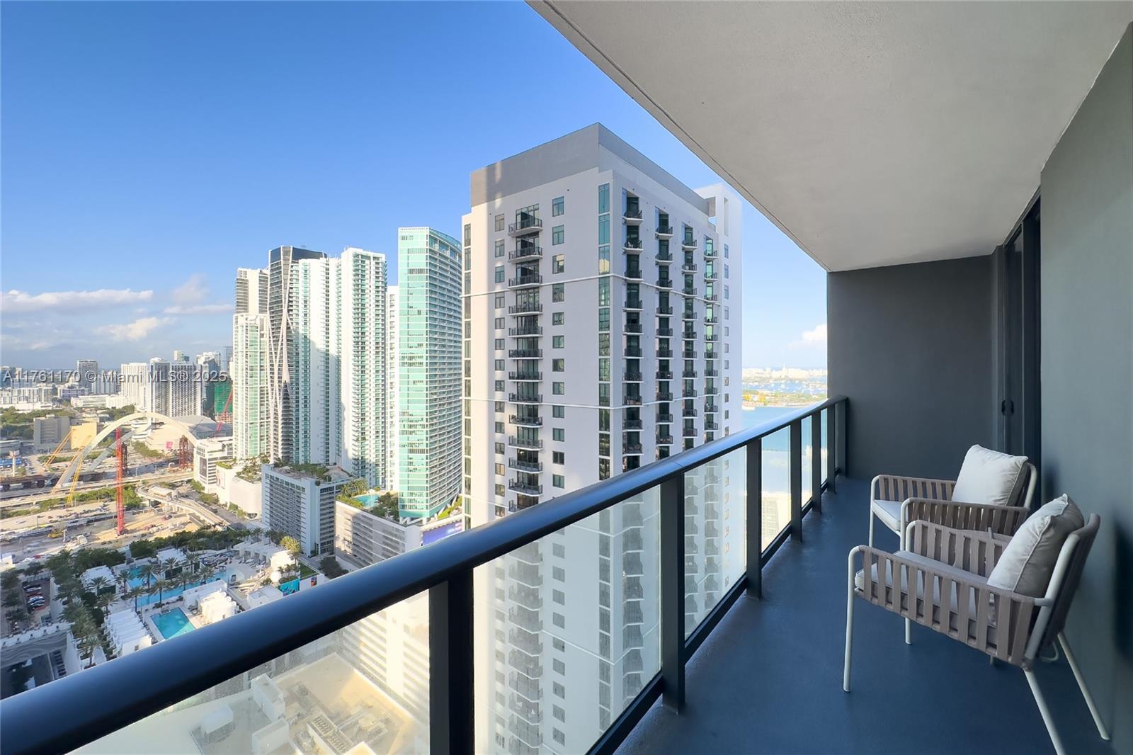 601 NE 1st Av 3401