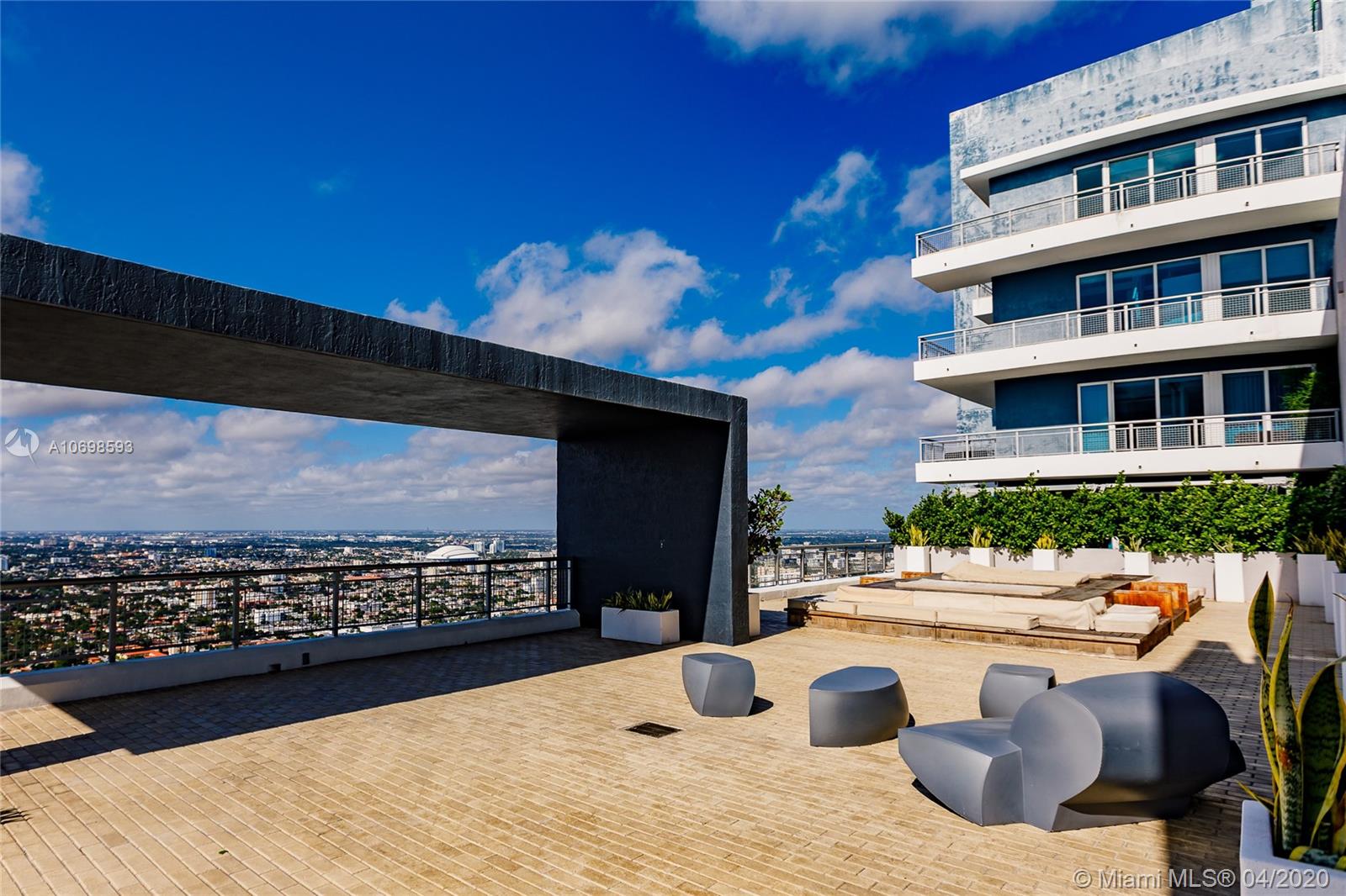INFINITY AT BRICKELL COND - Residential