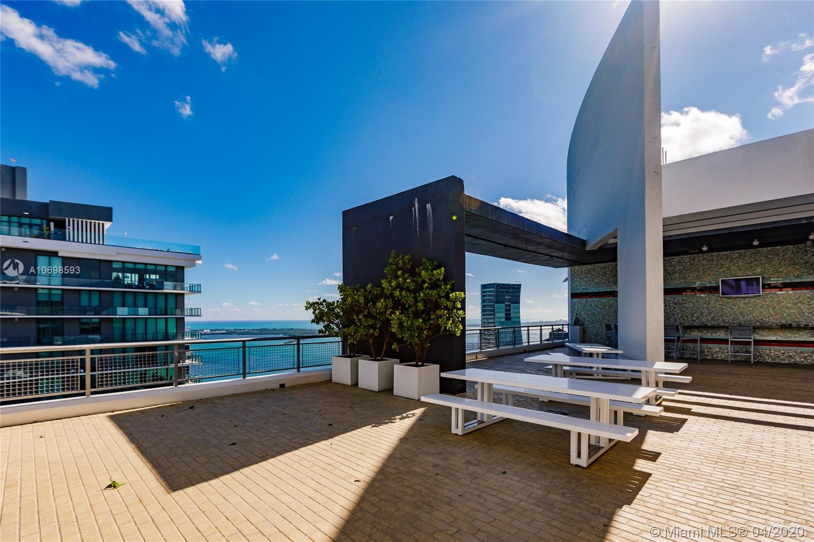 INFINITY AT BRICKELL COND - Residential