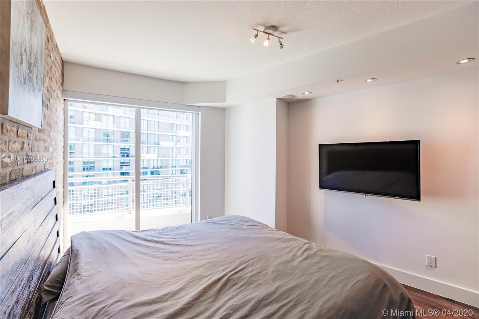 INFINITY AT BRICKELL COND - Residential