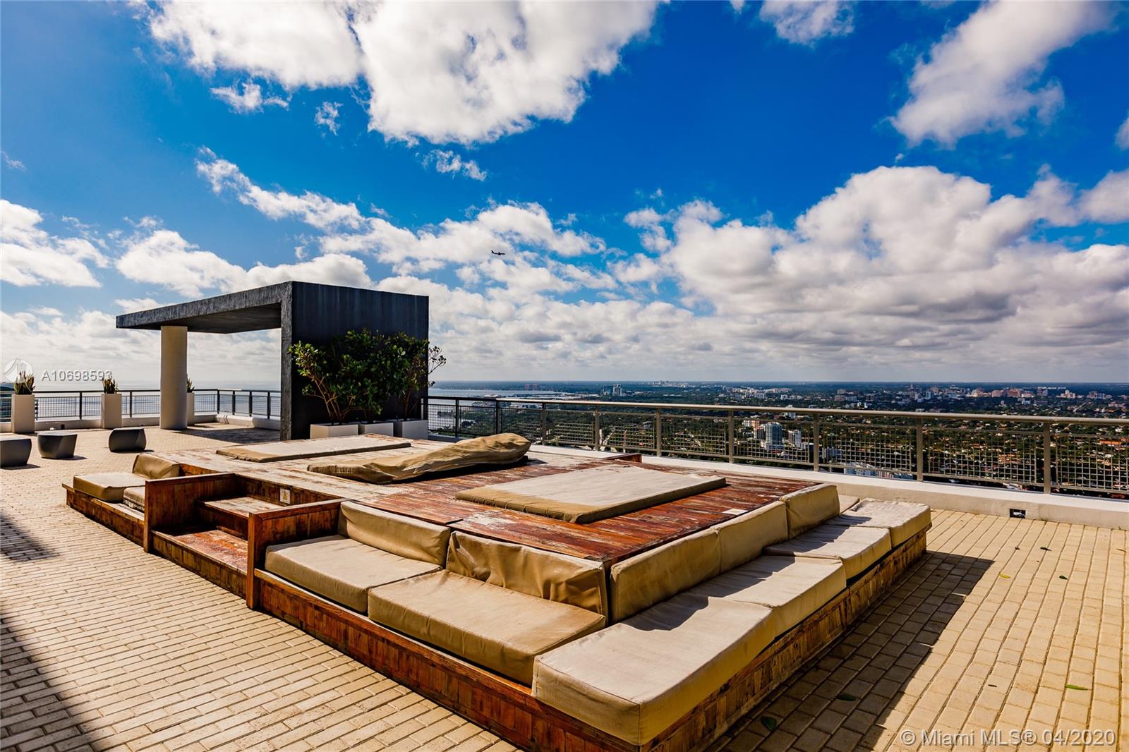 INFINITY AT BRICKELL COND - Residential