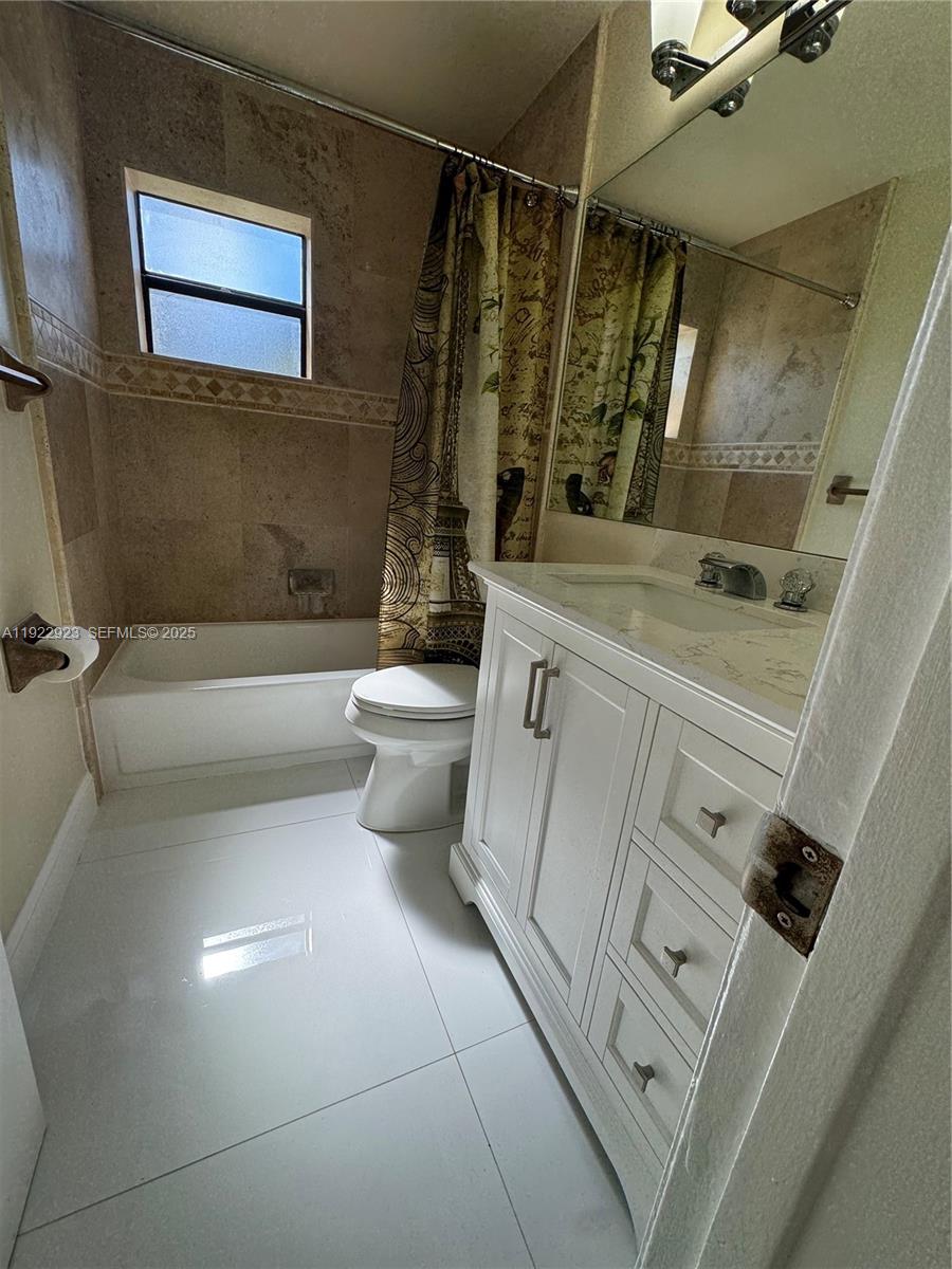 KARANDA VILLAGE V-B CONDO - Residential