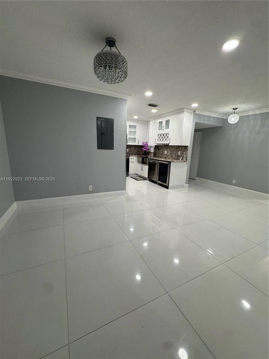 KARANDA VILLAGE V-B CONDO - Residential