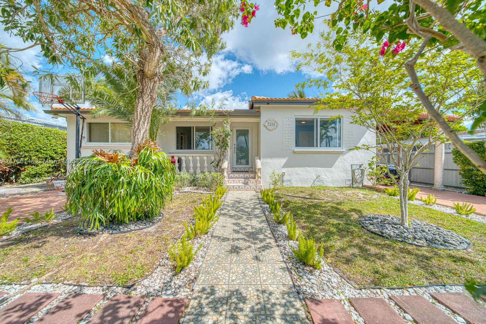 Property for Sale at 7215 Sw 16th St, Miami, Broward County, Florida - Bedrooms: 3 
Bathrooms: 2  - $675,000