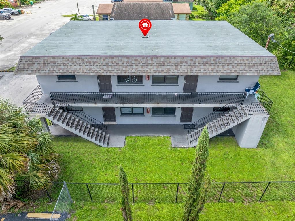 Photo of 7311 NW 37th St, Davie, FL 33024 (MLS # A11883251)