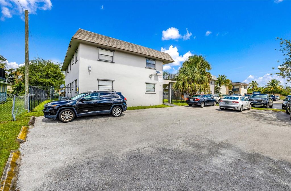 Photo of 7311 NW 37th St, Davie, FL 33024 (MLS # A11883251)