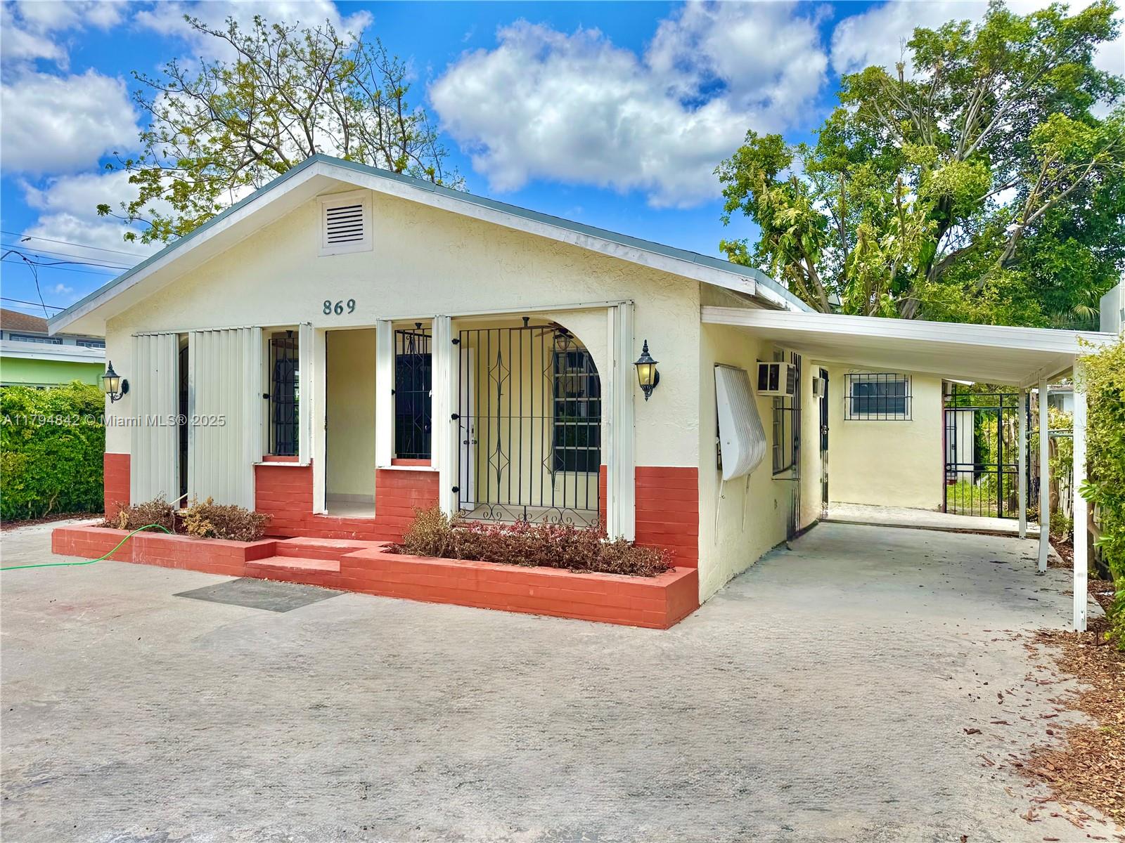 869 Sw 4th St Front, Miami, Broward County, Florida - 2 Bedrooms  
1 Bathrooms - 